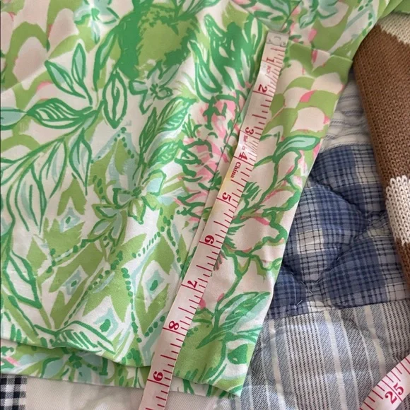 Lilly Pulitzer Natia mid rise Green and Pink Floral Shorts - Picture 8 of 11